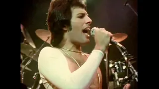 Queen : "We Are The Champions" (1977) • Official/Unofficial Music Video • HQ Audio • Lyrics Option