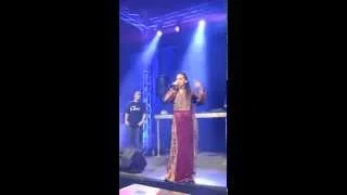 Shadia Mansour - Kollon 3endon Dababaat 2 live (Pilsen, Czech republic)