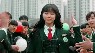 Everyone at school is in love with this girl -New series - Korean Clip