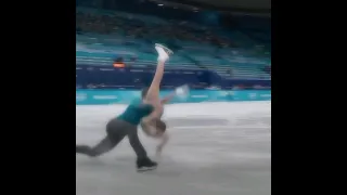 жёсткое падение..фигурное катание #figureskating #фигурноекатание #olympics #олимпиада2022