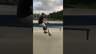 «Вип на хил» #scooter #skatepark #трюкинасамокате