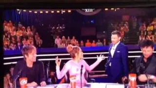 Harry connick jr touches Jennifer lopez ear