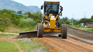 Excellent Gravel Mixing Methods & Procedures Used By A Heavy SANY Grader To Build Base Course Roads