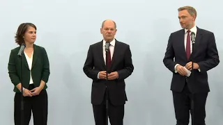 Socialdemócratas, verdes y liberales anuncian acuerdo preliminar para formar Gobierno en Alemania