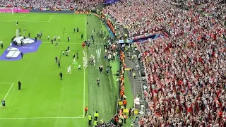 Sweet Caroline - England Women celebrating their Euro 2022 win with the fans