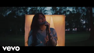 Emelie Hollow - Me (Live)