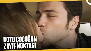 Biz Beklediğimiz Öpücüğü Aldık | Kötü Çocuk