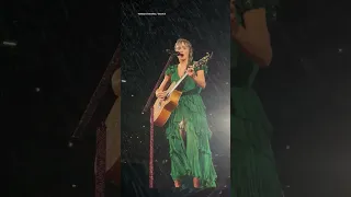 ‘I hope it works!’: Taylor Swift continues Eras Tour show in heavy rain | #yahooaustralia #shorts