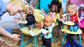 HE BIT ME. Katya and Max ARE A RABID FAMILY! Live barbie dolls and lol stories DARINELKA TV