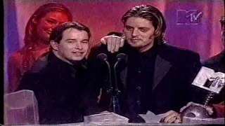 Boyzone recebe prêmio de Melhor Artista Britânico no Europe Music Awards 1999 [VHS]