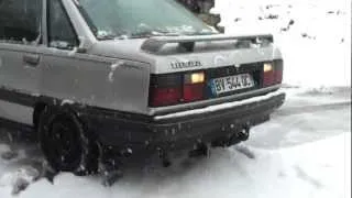 R21 2l turbo d sur la neige (HD)