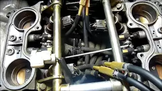 Synchronising the starter valves on 6th-generation VFR800