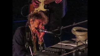 Bob Dylan concluding his final show of 2023 with a beautiful harmonica solo on Every Grain Of Sand