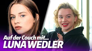 Das SCHÖNSTE MÄDCHEN der Welt | Auf der Couch mit Luna Wedler