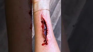 A dangerous trick only in simple ways #makeup #sfx #halloween #sfx_makeup #youtubeshorts #foryou