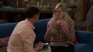 The Neighborhood S05E04 Oooh Mom’s crying