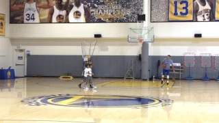 Matt Barnes and his twin sons shooting around, Warriors (61-14) morning before Rockets