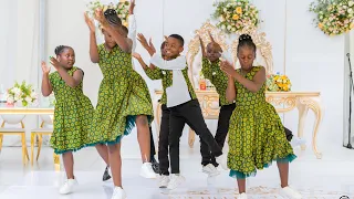 Making a grand entrance with these mini bridesmaids l (support🙏🏽 with a like/comment/subscribe)