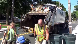 J.R.M Hauling & Recycling  797 ~ Mack RD Leach 2RIII Rear Loader