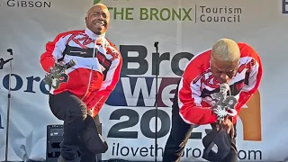 Sisqo Suffers Muscle Spasm While Performing & STILL Kills It