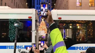 Buses Blocked People From Watching Iconic Tree Lighting