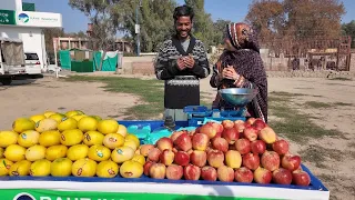 yeh larka apni naye fruits ki rairy dekh ker bohat khush howa