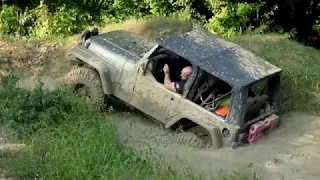 4x4 offroad 4x Jeep Wrangler war in the mud Mohelnice Czech 31.08.2019 (4K).