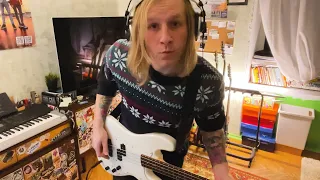 Fountains Of Wayne - Stacy's Mom bass cover by Andy Jaxx
