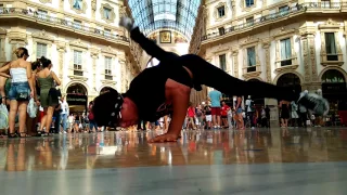 Powermove Train in Milano - Bboy Stuart and Edwin