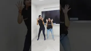 Dolly mam dance with Diksha mam ❤🔥 || new reels #shorts #physics_wallah