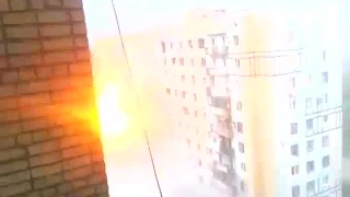 russian terrorist attack building house at Donbass! Obstrzał Osiedla-rosyjskimi terrorystami.