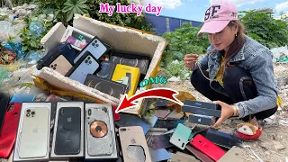 How i Restore iphone X to iphone 11 pro,found Gold necklace​ and phone a lots in rubbish