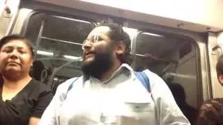 D.E.P. #PabloLopez #JahvelJohnson cantante en el metro 80s, fantastic singer 80´s in the subway