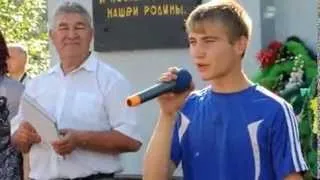 Парад выпускников 2013 поет Алексей Вельдин