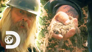 Tony Beets Discovers A Game-Changing Layer Of Pay Dirt Behind Permafrost! | Gold Rush