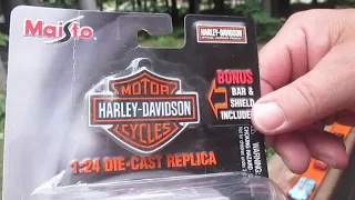 Harley Davidson Dyna Super Glide Sport - Maisto 1:24 scale Toy Motorcycle Bike Unboxing and Review