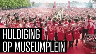 De volledige huldiging van landskampioen Ajax op het Museumplein