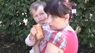 В Красноармейске молодая мама ночевала с детьми на улице