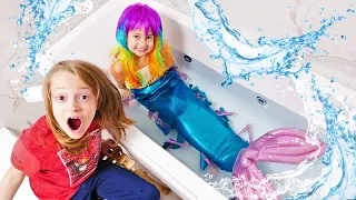 La bambina Selina diventa una sirena! Video per bambini con le bambole sirene. Vlog in italiano