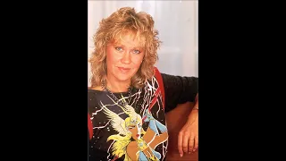 more of Agnetha once again