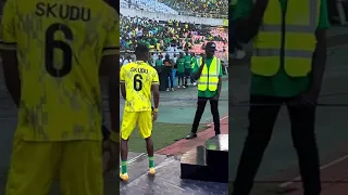 Wow!👏 Makudubela being presented to more than 60,000🇹🇿 Young Africans SC fans🔥 #diski247 #skills