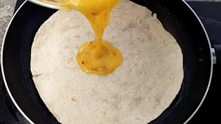 Just Pour Eggs on Tortilla and the result will be amazing❗❗ 🔝 2 Super Easy and Delicious recipes