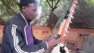 Jely (Gambia) toca Alalake na Kora