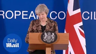 Theresa May says she had 'robust' conversation with Juncker