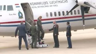 Aankomst vrijgelaten militairen Lynx-helikopter uit Libië