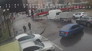 Днепр проспект Дмитрия Яворницкого трамвай врезался в Mazda