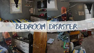 CLEAN WITH ME | ROOM DISASTER