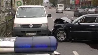 Авто ЧП. 18.04. Іномарка На Великій Швидкості Протаранила Кілька Авто.