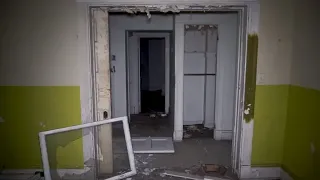 Big Abandoned House Hidden in a really Dangerous Neighborhood