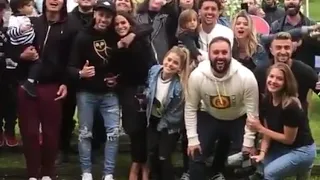 Em Paris, Neymar e Marquezine comemoram convocação dele para a copa.